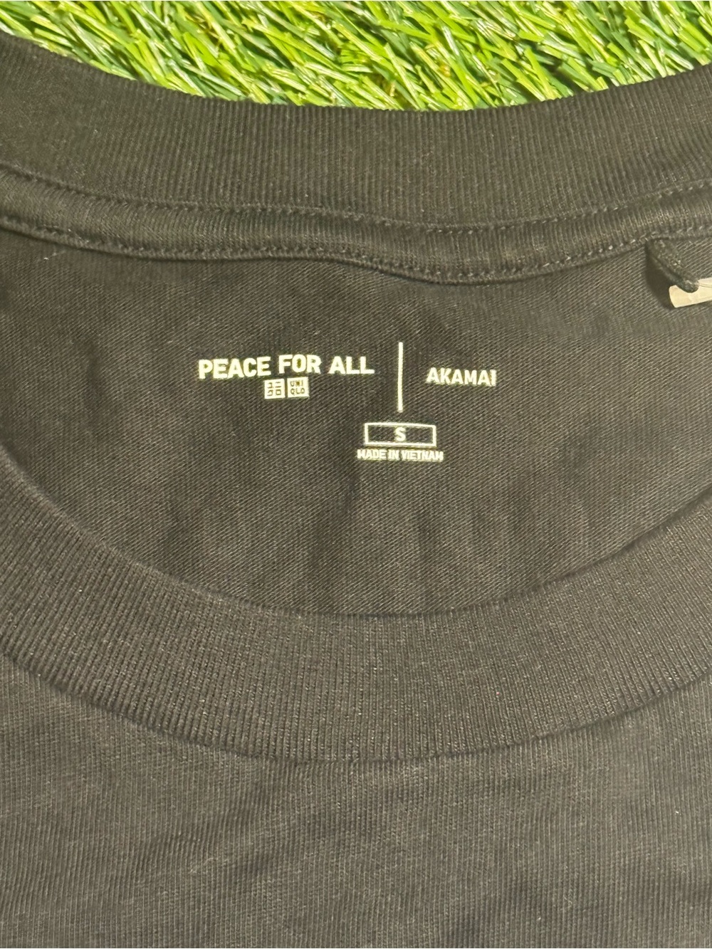 UNIQLO UT PEACE FOR ALL Akamai Black Graphic Short Sleeve T-shirt TEE SMALL - Picture 6 of 6